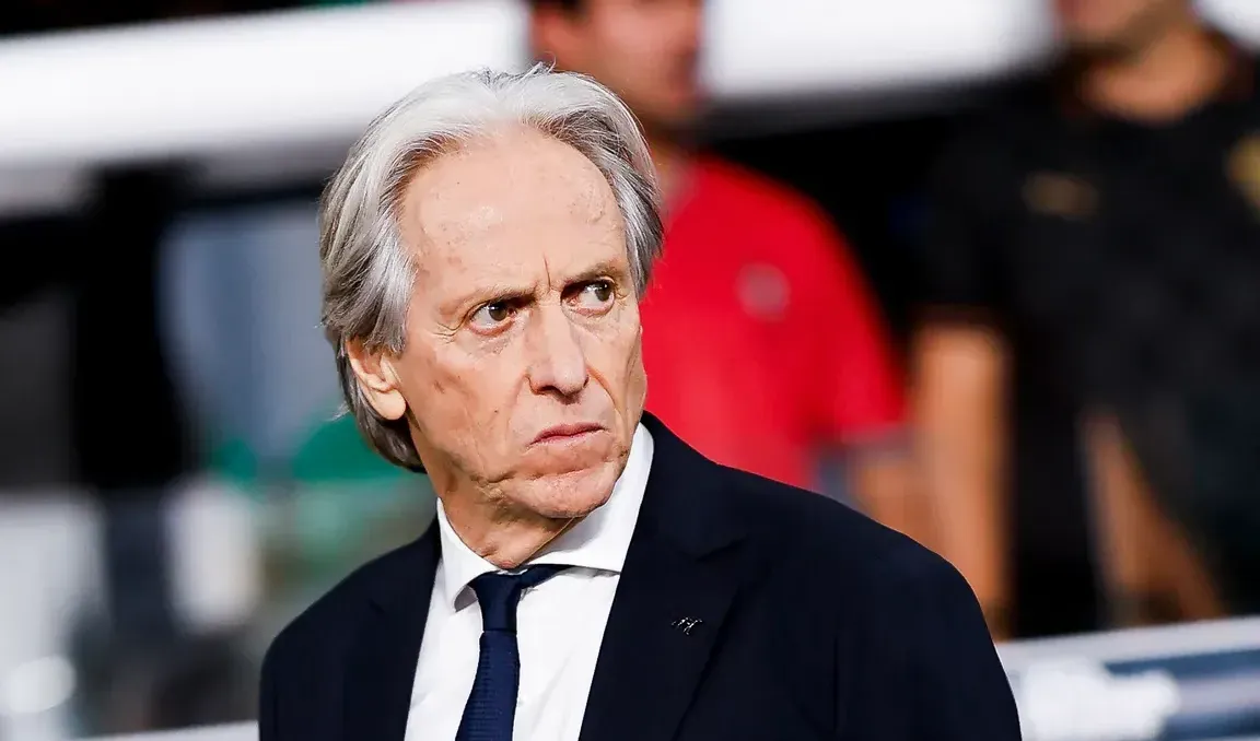 Jorge Jesus: "Assobios a Palhinha não entram nas minhas decisões"
